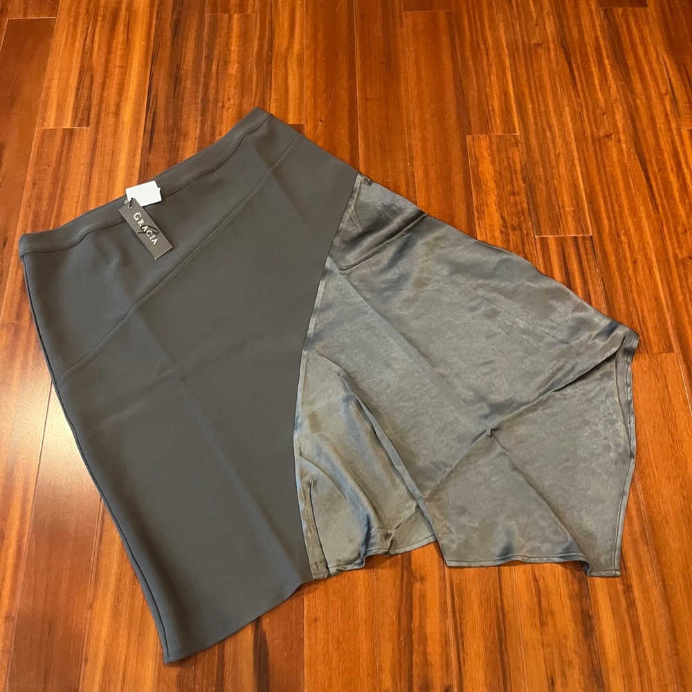 Gracia Grey Skirt Midi Satin Panel Mixed Media Gray Asymmetrical New‎ Size XL